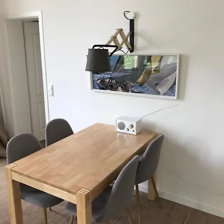 アパート Bright, Friendly Flat In A Well-maintained Old Building *